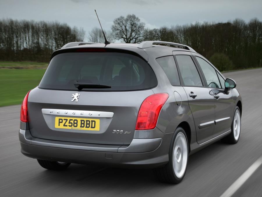  Peugeot 308 SW 2008 года  (UK) (фото 8 из 12)